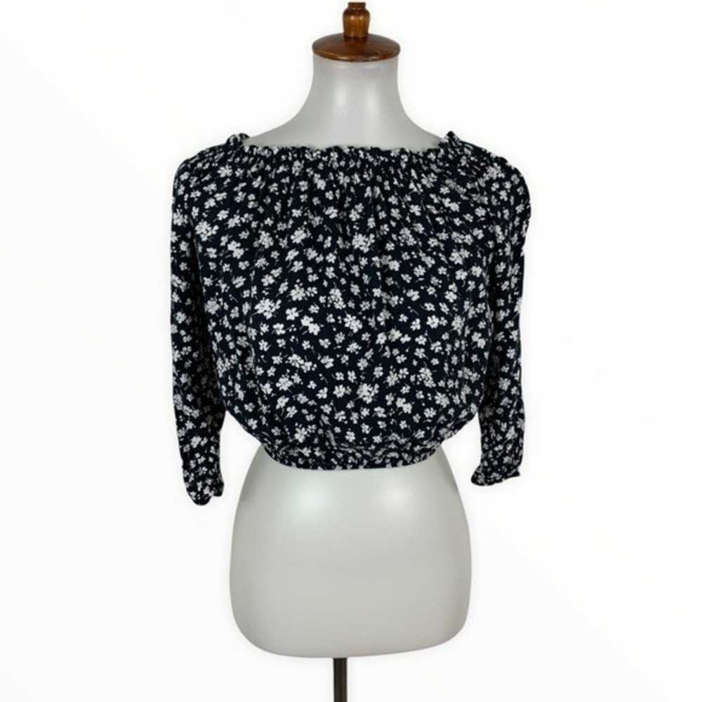 Brandy Melville 3/4 Sleeve Crop Top Off Shoulder Y2K Trendy Soft‎ Girl Aesthetic